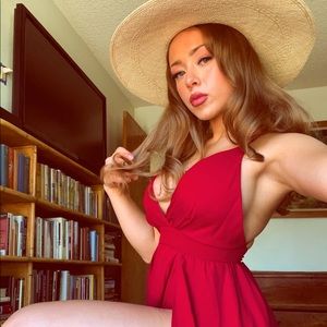 Meet your Posher, Olivia